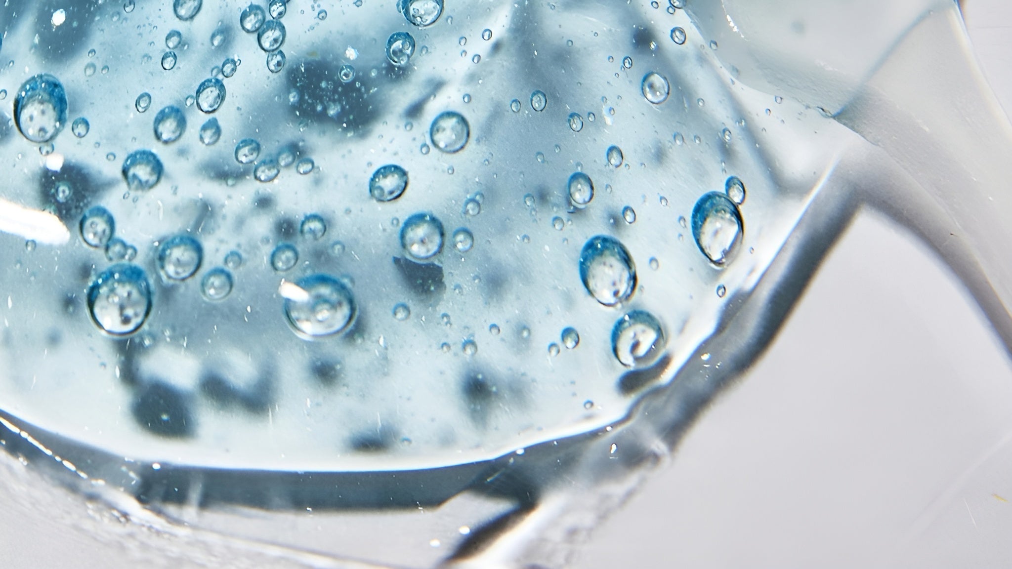 Niacinamide & Hyaluronic Acid: The Ultimate Anti-Aging Duo That Delivers